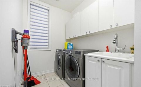 Photo 17 at 146 Beaconsfield Drive, Kleinburg, Vaughan