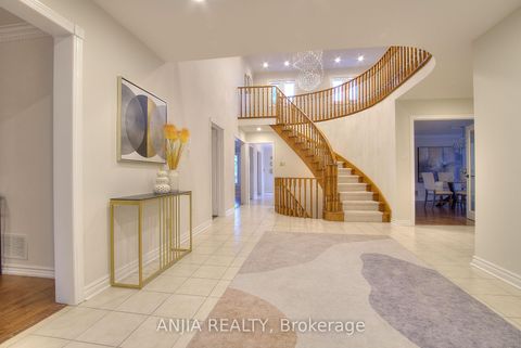 Photo 1 at 22 Chiltern Hill, Bayview Hill, Richmond Hill