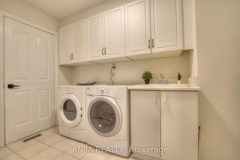 Photo 6 at 22 Chiltern Hill, Bayview Hill, Richmond Hill