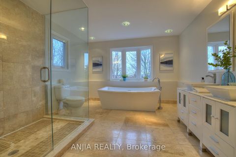 Photo 12 at 22 Chiltern Hill, Bayview Hill, Richmond Hill