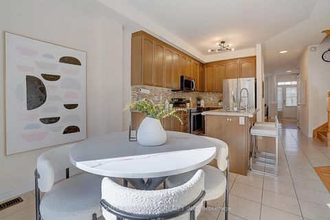 Photo 16 at 11 Chao Crescent, Oak Ridges, Richmond Hill