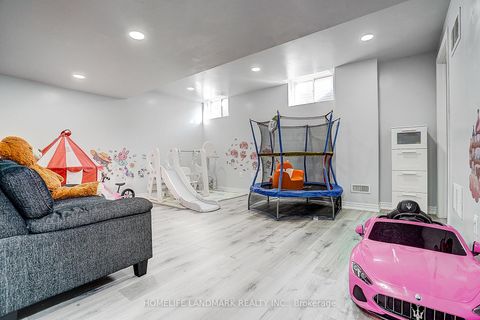 Photo 35 at 11 Chao Crescent, Oak Ridges, Richmond Hill