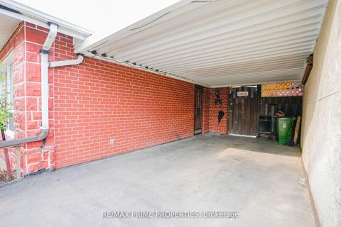 Photo 6 at 81 Silverstone Drive, Jamestown, Toronto