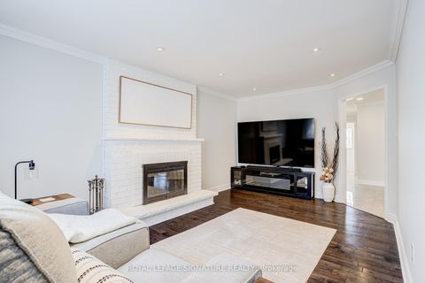 Photo 3 at 5 Longhouse Street, East Woodbridge, Vaughan