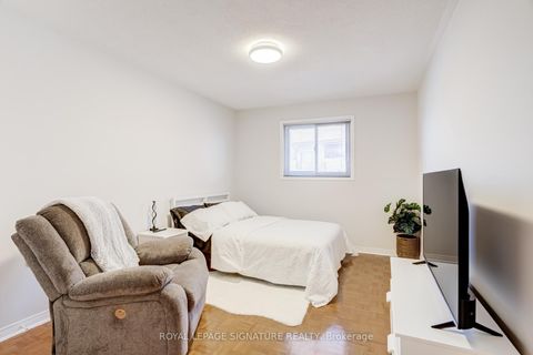 Photo 17 at 5 Longhouse Street, East Woodbridge, Vaughan