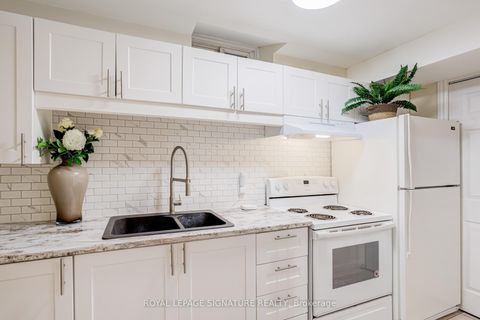 Photo 27 at 5 Longhouse Street, East Woodbridge, Vaughan