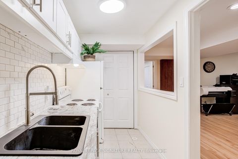 Photo 28 at 5 Longhouse Street, East Woodbridge, Vaughan