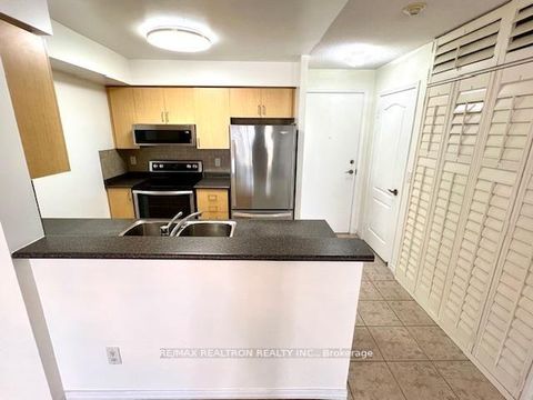 Photo 3 at 726 - 3650 Kingston Road, Scarborough Village, Toronto