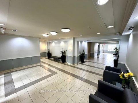 Photo 5 at 726 - 3650 Kingston Road, Scarborough Village, Toronto