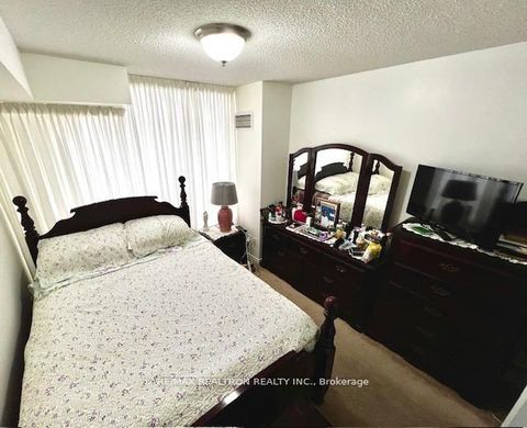 Photo 12 at 726 - 3650 Kingston Road, Scarborough Village, Toronto