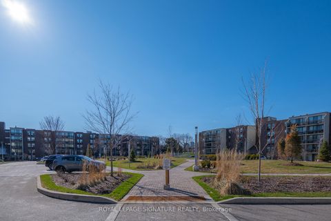 Photo 2 at 404 - 30 Fashion Roseway, Willowdale East, Toronto