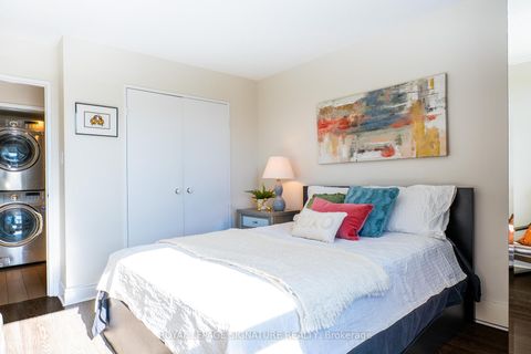 Photo 8 at 404 - 30 Fashion Roseway, Willowdale East, Toronto