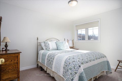 Photo 38 at 25 Muir Drive, Ardagh, Barrie