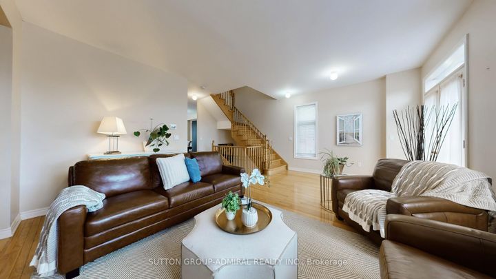 Photo 7 at 36 Helen Street, East Woodbridge, Vaughan