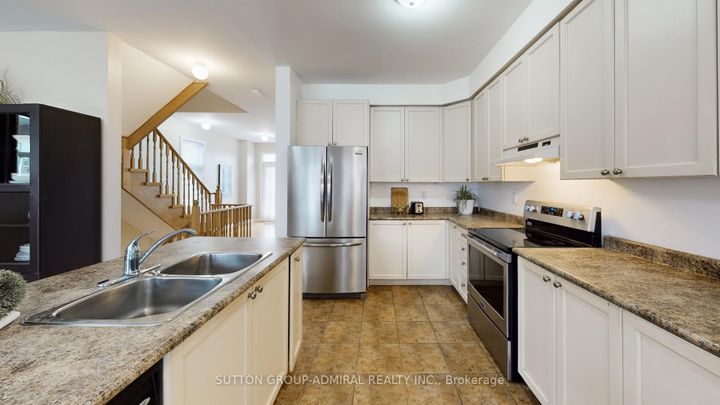 Photo 11 at 36 Helen Street, East Woodbridge, Vaughan