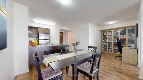 Photo 11 at 702 - 35 Hollywood Avenue, Willowdale East, Toronto