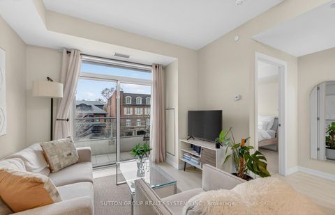 Photo 7 at 212 - 223 St Clair Avenue W, Casa Loma, Toronto