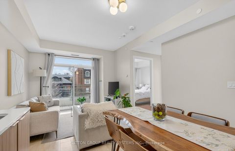 Photo 11 at 212 - 223 St Clair Avenue W, Casa Loma, Toronto