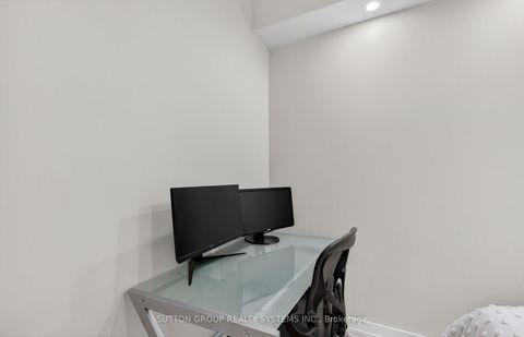 Photo 18 at 212 - 223 St Clair Avenue W, Casa Loma, Toronto