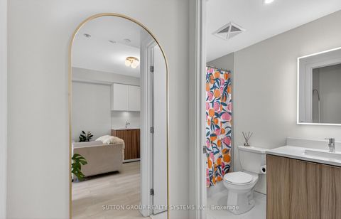 Photo 19 at 212 - 223 St Clair Avenue W, Casa Loma, Toronto