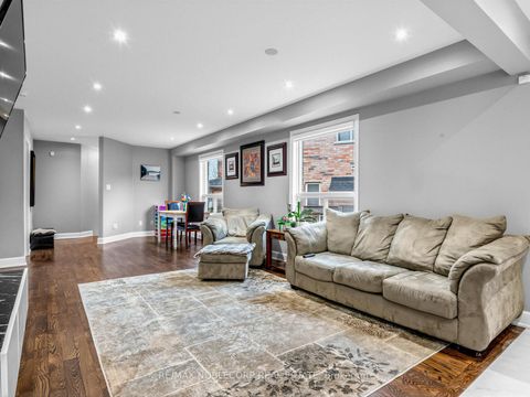 Photo 7 at 479 Greig Circle, College Manor, Newmarket