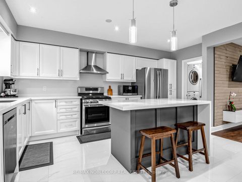 Photo 11 at 479 Greig Circle, College Manor, Newmarket