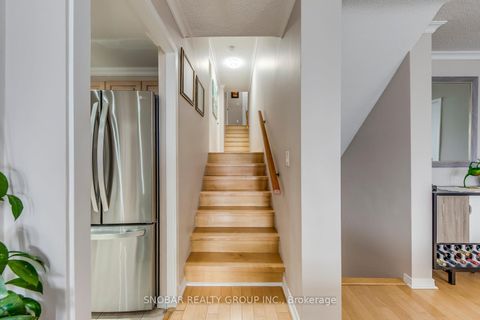 Photo 11 at 810 - 11 Wincott Drive, The Westway, Toronto