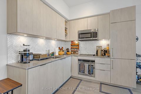 Photo 5 at 3307 - 50 Ordnance Street, Niagara, Toronto