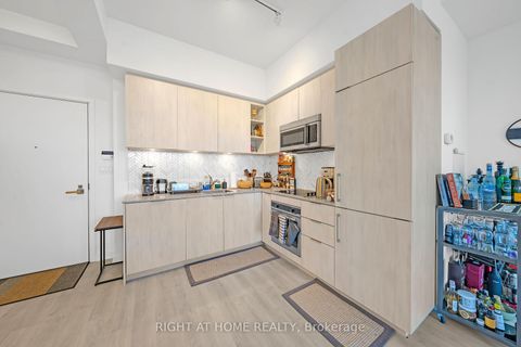 Photo 6 at 3307 - 50 Ordnance Street, Niagara, Toronto