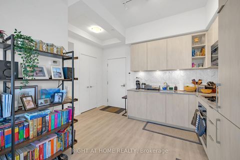 Photo 7 at 3307 - 50 Ordnance Street, Niagara, Toronto