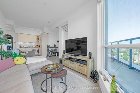 Photo 16 at 3307 - 50 Ordnance Street, Niagara, Toronto