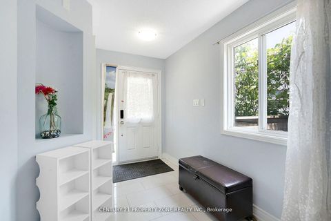 Photo 6 at 28 Seminoff Street, Birchmount, Toronto