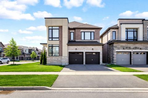 Photo 1 at 31 Canard Drive, Kleinburg, Vaughan