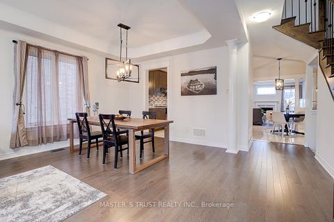 Photo 7 at 242 Paradelle Drive, Oak Ridges Lake Wilcox, Richmond Hill