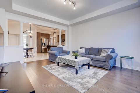 Photo 17 at 242 Paradelle Drive, Oak Ridges Lake Wilcox, Richmond Hill