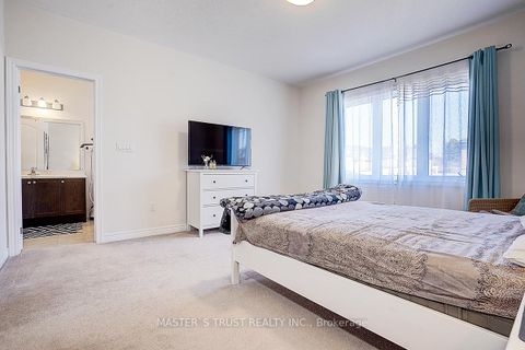 Photo 23 at 242 Paradelle Drive, Oak Ridges Lake Wilcox, Richmond Hill