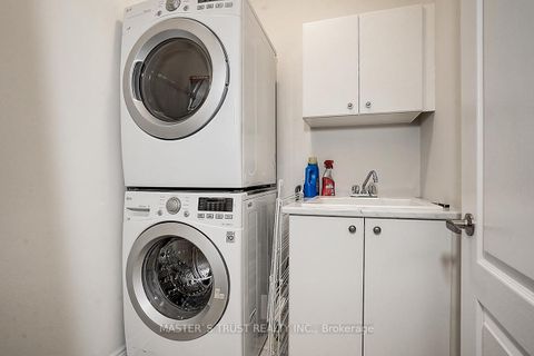 Photo 27 at 242 Paradelle Drive, Oak Ridges Lake Wilcox, Richmond Hill