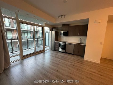 Photo 2 at 15 - 861 Sheppard Avenue W, Clanton Park, Toronto