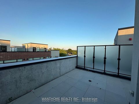 Photo 5 at 15 - 861 Sheppard Avenue W, Clanton Park, Toronto