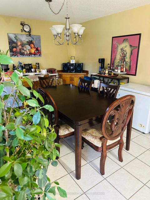 Photo 2 at 35 Raquel Street, Painswick South, Barrie