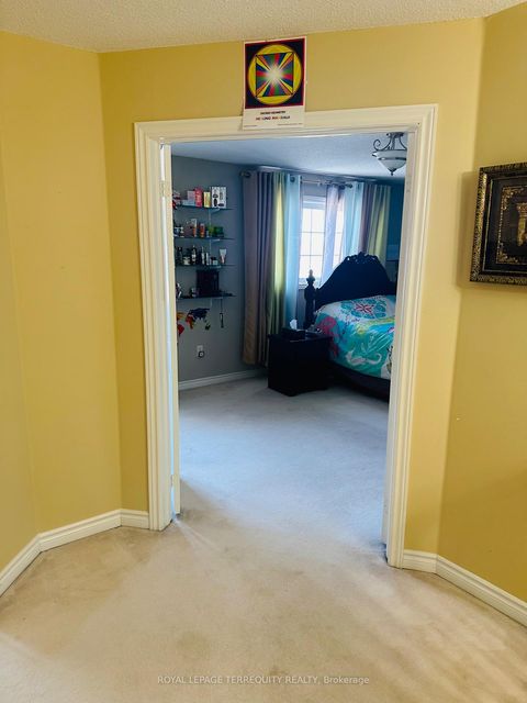 Photo 6 at 35 Raquel Street, Painswick South, Barrie