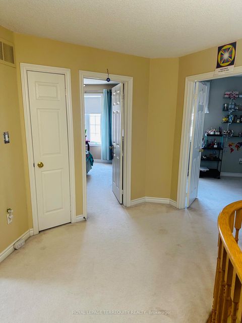 Photo 7 at 35 Raquel Street, Painswick South, Barrie