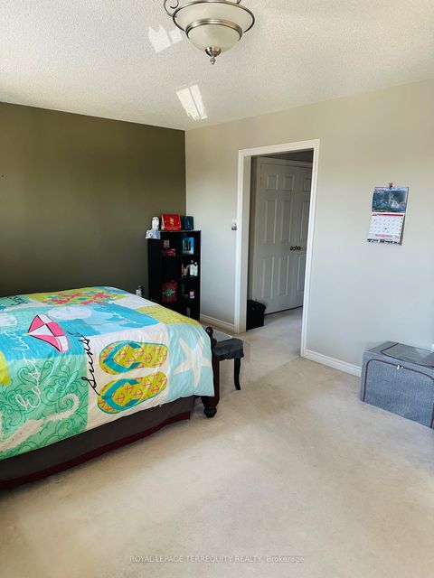 Photo 8 at 35 Raquel Street, Painswick South, Barrie