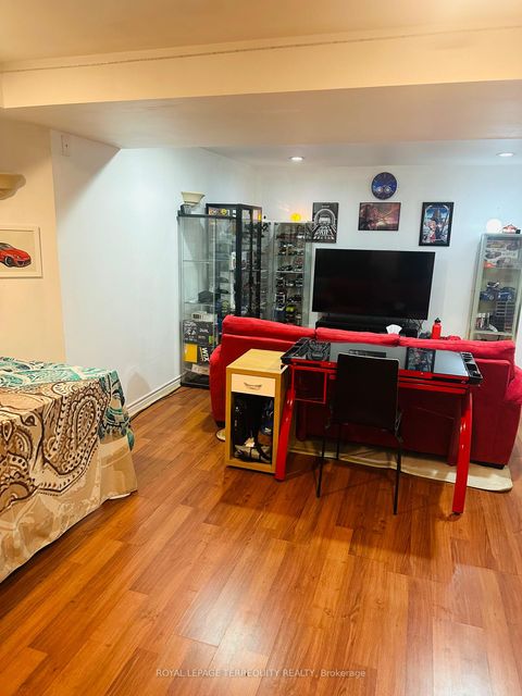 Photo 11 at 35 Raquel Street, Painswick South, Barrie