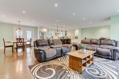 Photo 4 at 52 Maple Avenue, Sutton & Jackson's Point, Georgina