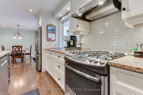 Photo 11 at 52 Maple Avenue, Sutton & Jackson's Point, Georgina