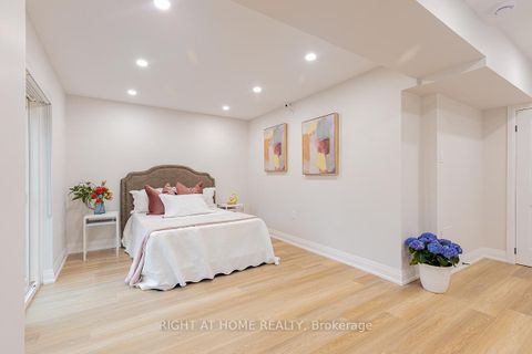 Photo 12 at 176 - 160 Palmdale Drive, Sullivan, Toronto