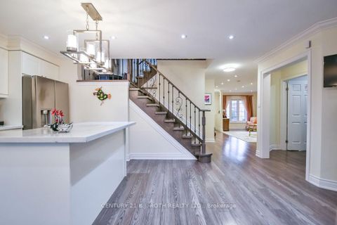 Photo 2 at 114 Widgeon Street, Painswick South, Barrie