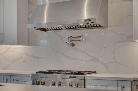 Photo 16 at 7 Starrett Street, Nobleton, King