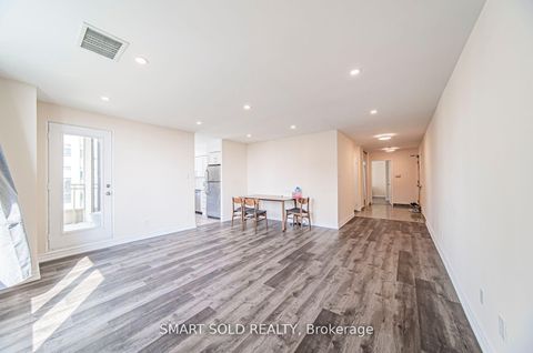 Photo 2 at PH210 - 256 Doris Avenue, Willowdale East, Toronto